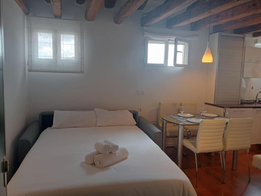 Emblematic Flat In Madrid Central - Arenal Luaran gambar