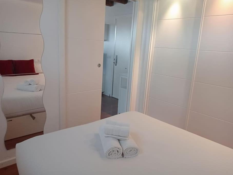 Emblematic Flat In Madrid Central - Arenal Luaran gambar